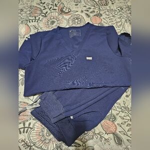 Navy blue Figs SIZE LARGE SCRUB SET